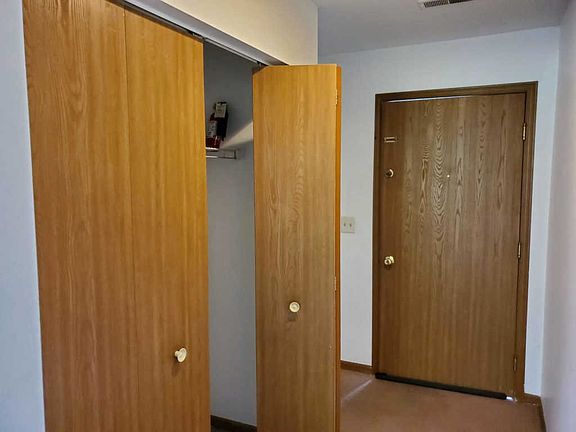 5th image of 311 Village Creek Dr Unit 2B