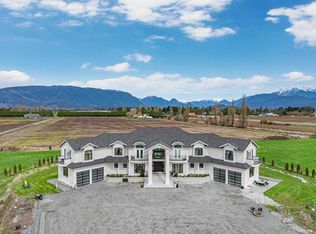 18782 Dewdney Trunk Rd, Pitt Meadows, BC V3Y1Z1