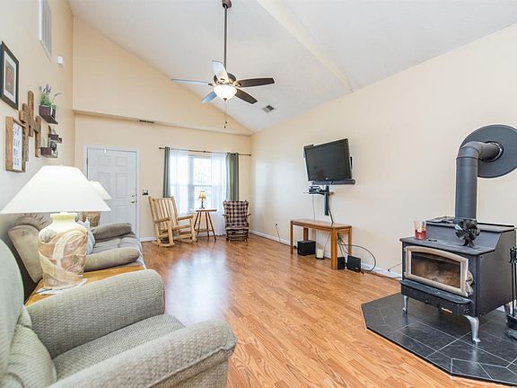 4th image of 209 Baybrook Cir