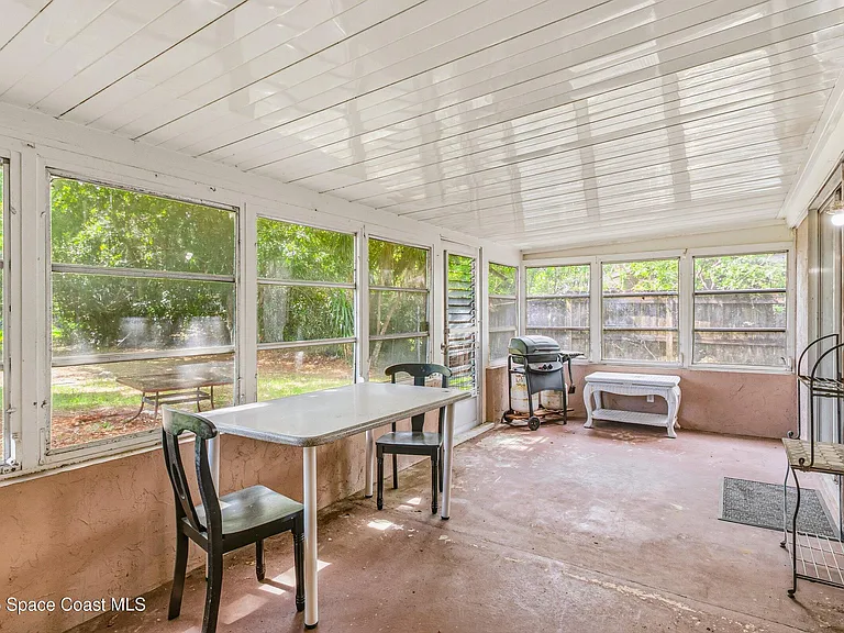 1265 Ethel Cir NE — Photo 23