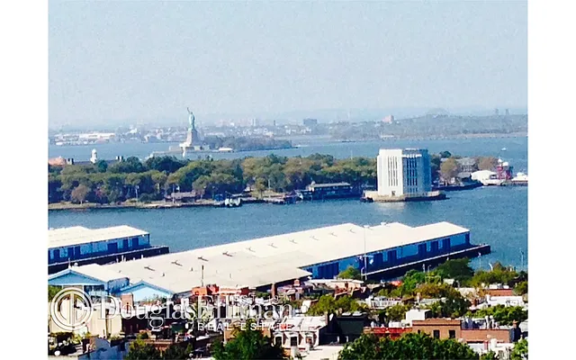 Sold by Douglas Elliman | media 22