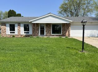 6950 Cambridge Dr, Morris, IL 60450