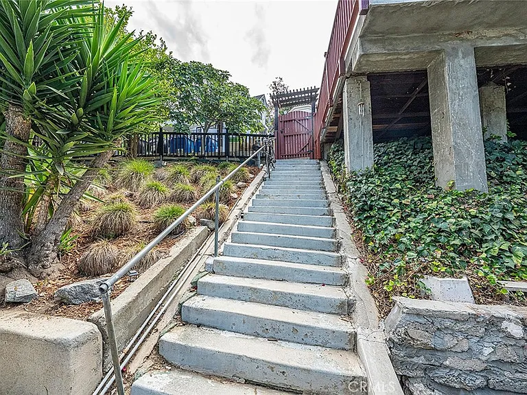 3322 Hamilton Way — Photo 30