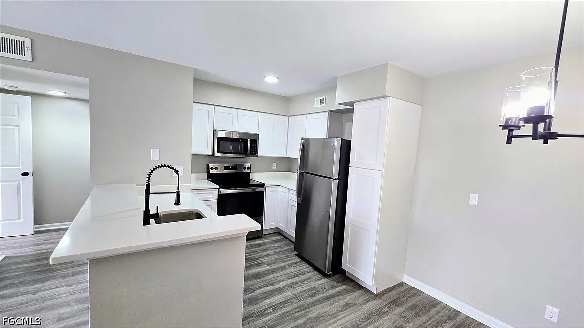 1 bed, 1.0 bath, 673 sqft, $1,250 — Photo 2