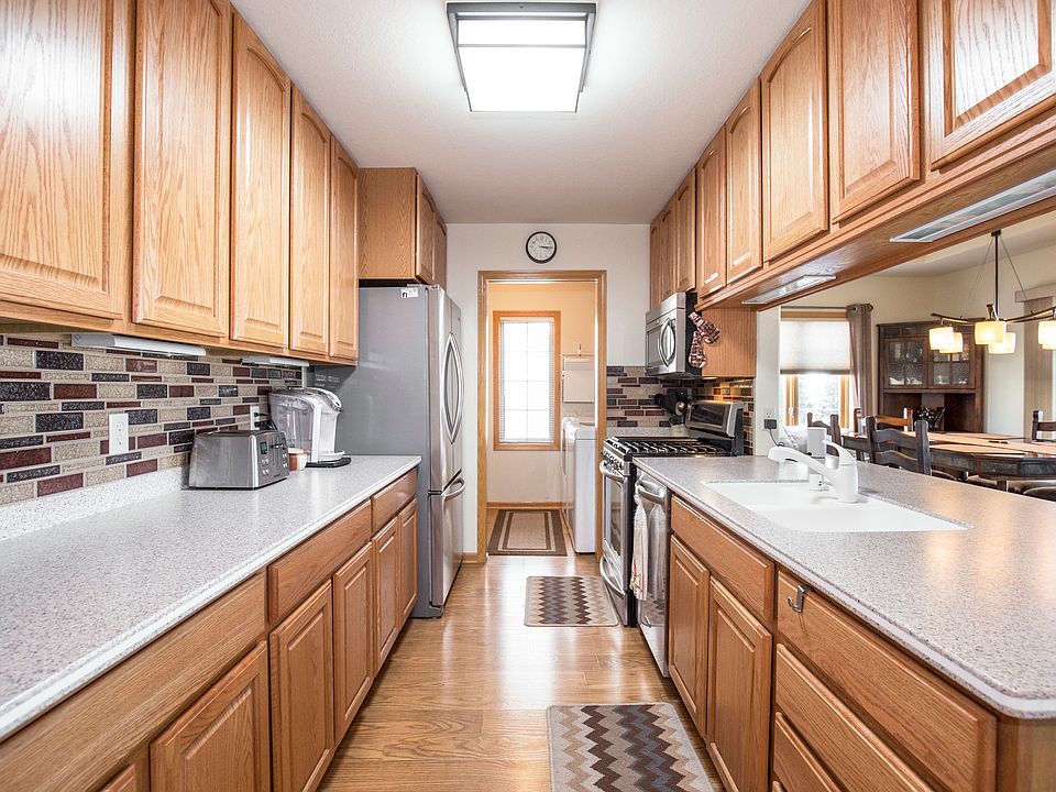 1st image of 338 Simon Dr