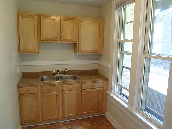 Sunny renovated kitchen