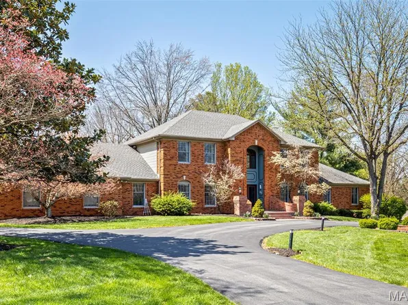 113 Ladue Aire Dr, Saint Louis, MO 63141