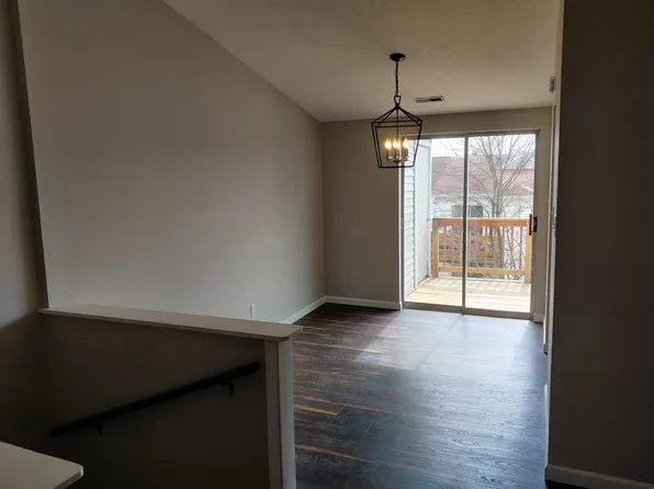 9106 Eager Rd, Saint Louis, MO 63144