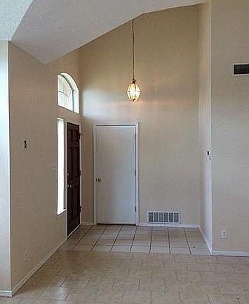 2nd image of 520 Valle Negro Dr