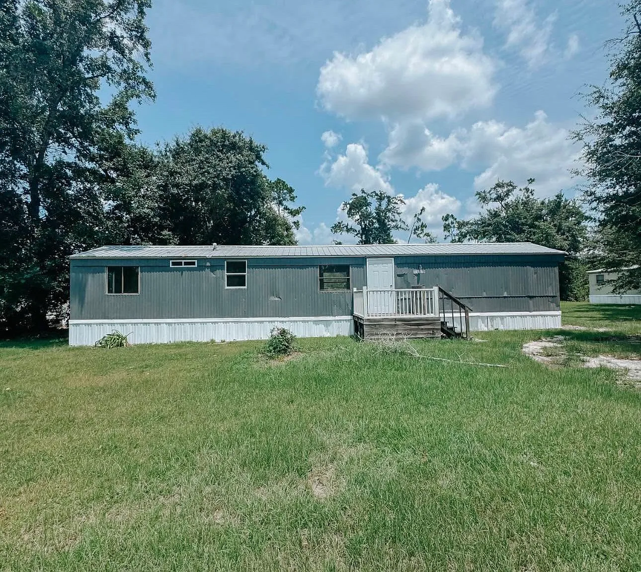 3 bed, 700 sqft, $1,095 — Photo 1