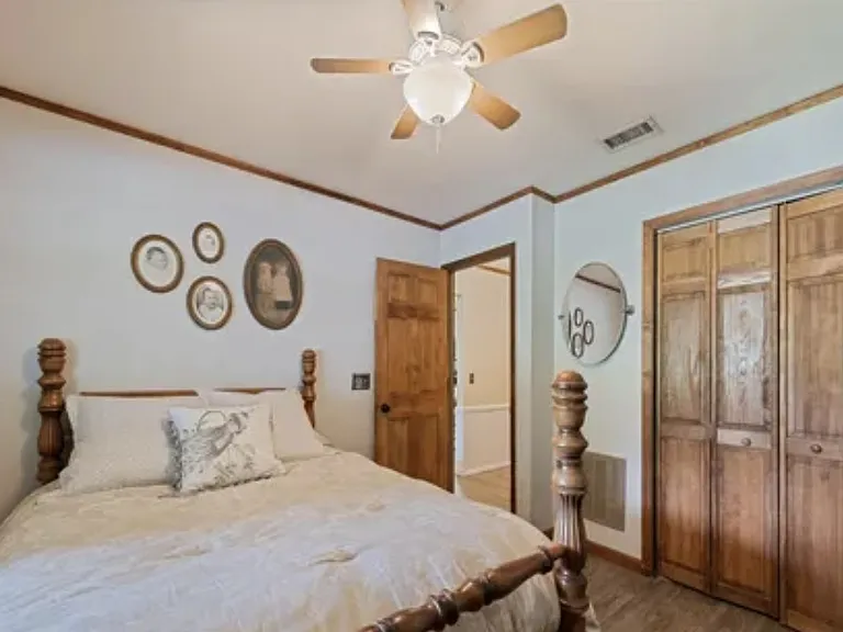 165 Clearwater Dr — Photo 3