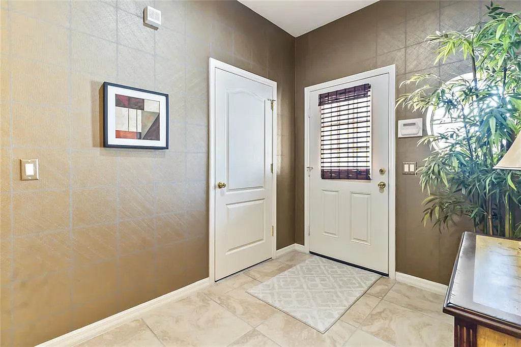 3 bed, 2.5 bath, 1446 sqft, $3,500 — Photo 3