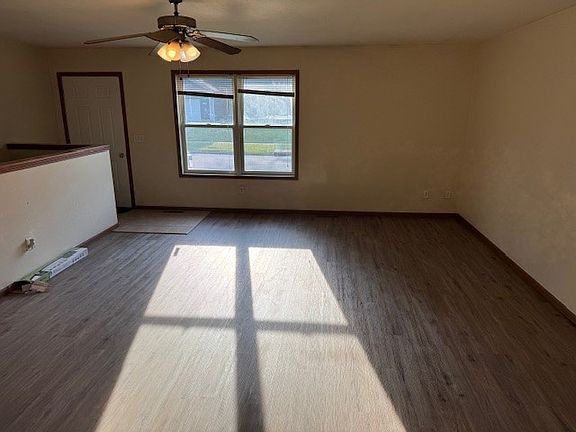 3rd image of 3013 Angeles Dr #3013