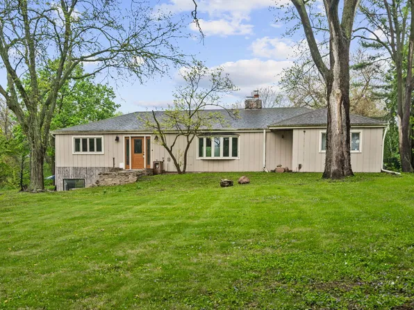 1S655 Taylor Rd, Glen Ellyn, IL 60137