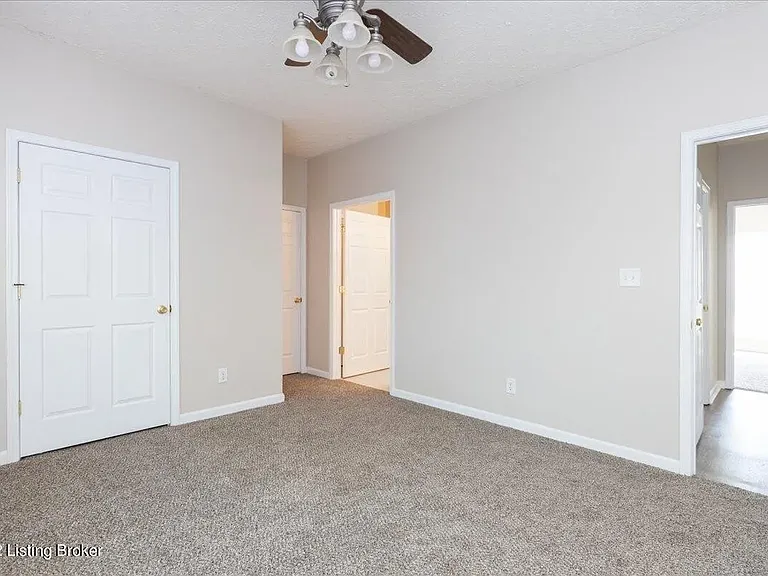 217 Hampton Place Ct — Photo 10