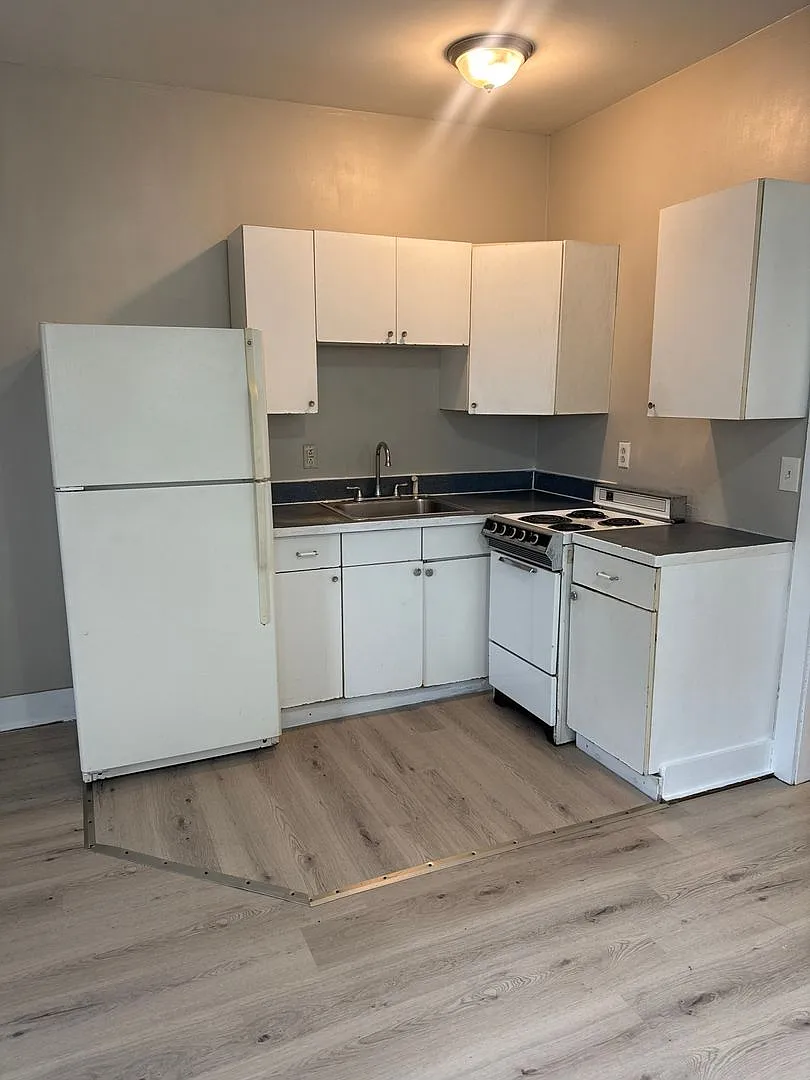 55 Blackhall Street — Photo 2