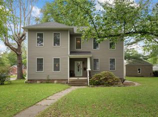 46 N Virginia Ave, Belleville, IL 62220