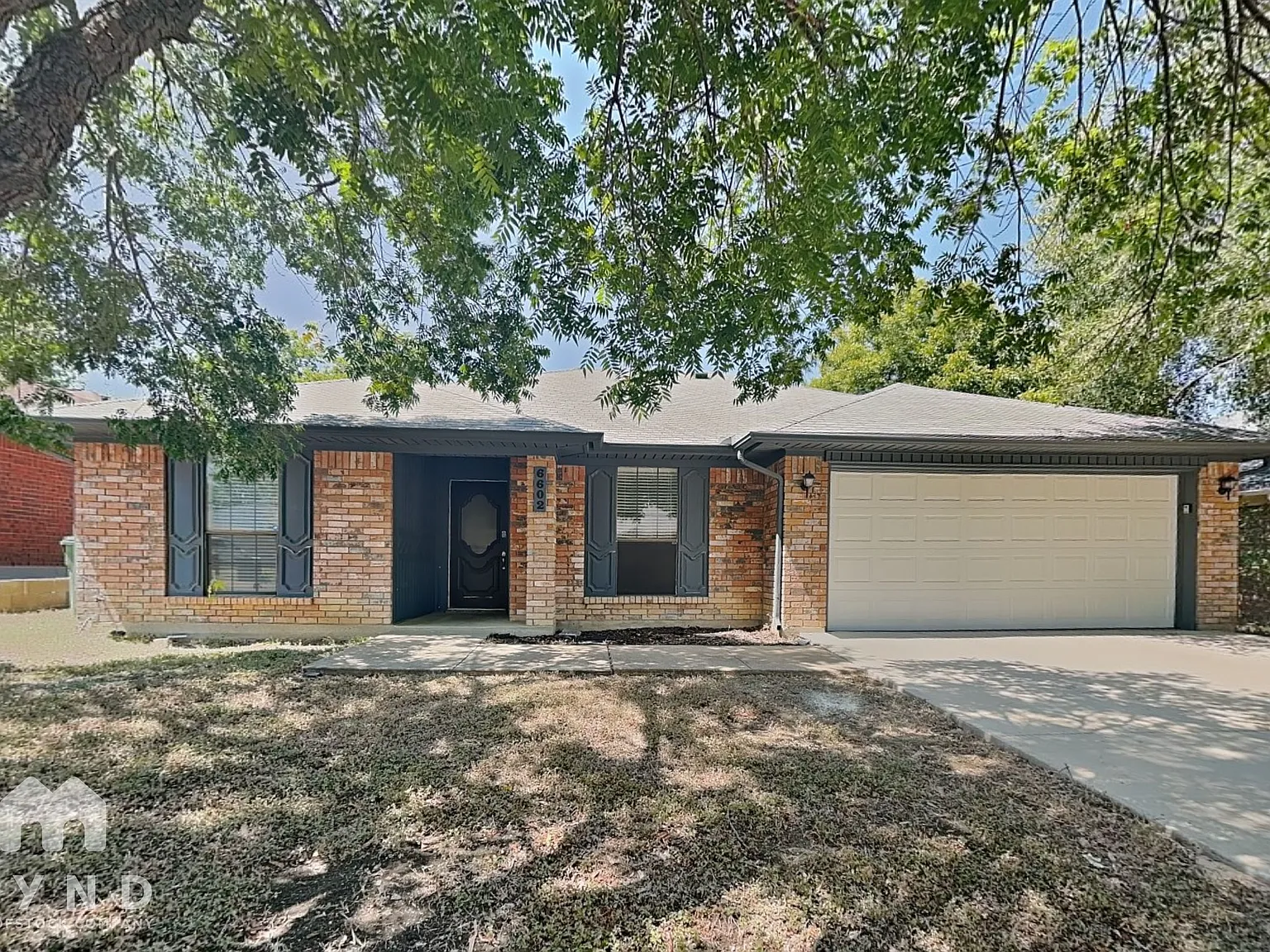 3 bed, 2.0 bath, 1400 sqft, $2,075 — Photo 1