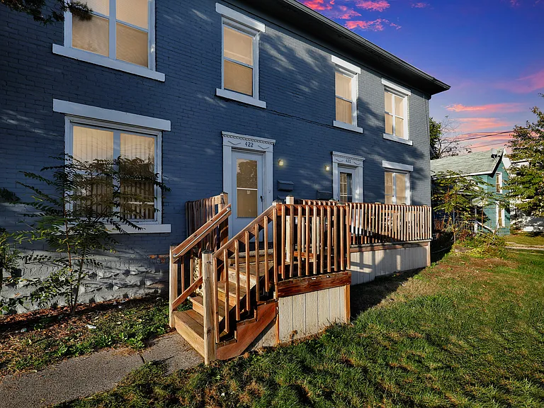 420 W Saginaw St #422-1/2 — Photo 9