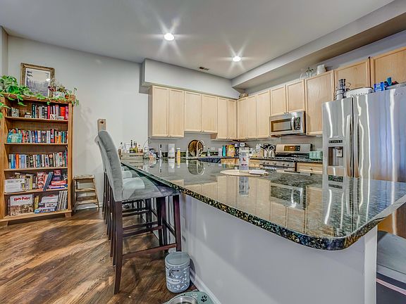 3rd image of 2251 W Saint Paul Ave APT 3D