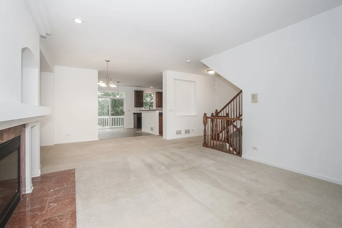 2 bed, 2173 sqft, $2,700 — Photo 4