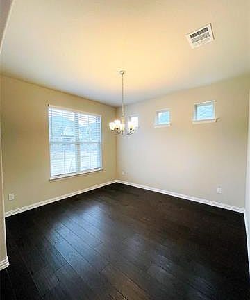 3rd image of 2116 Miramar Dr