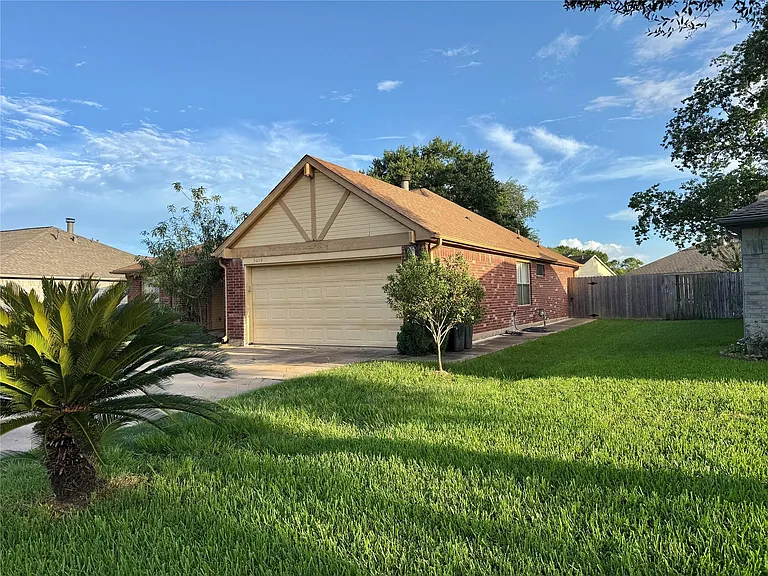 9019 Autumnsong Dr — Photo 26