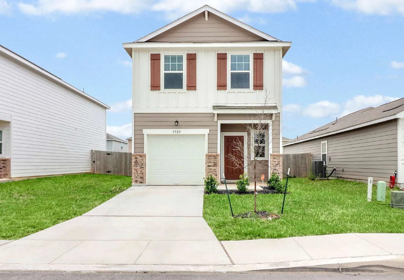 3 bed, 2.5 bath, 1175 sqft, $1,700 — Photo 1