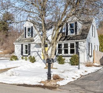 2 Riverlin Pkwy, Millbury, MA, 01527