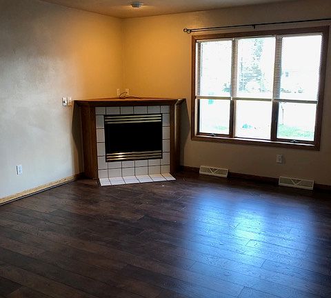 Living room with gas fireplace