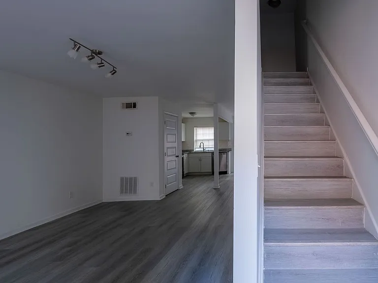 Golden Gate Townhomes — Photo 64