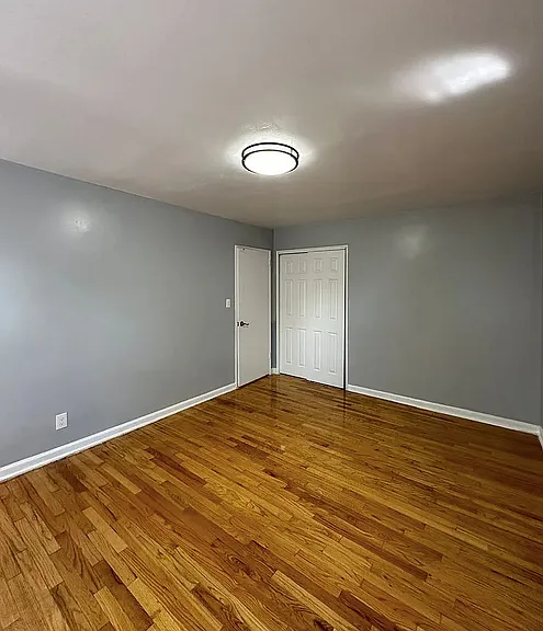 138 E 7th St #7 — Photo 38