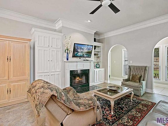 5th image of 5943 Glen Cove Dr