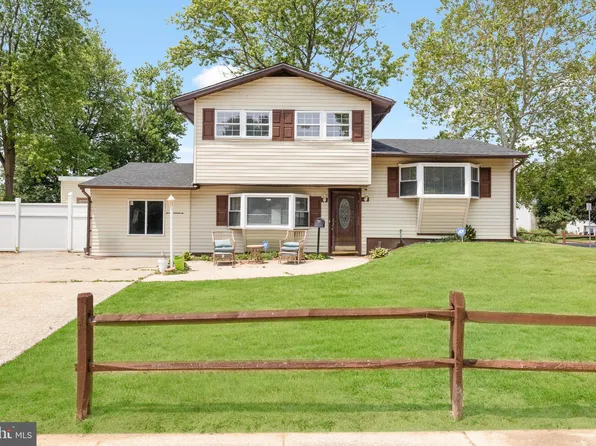 701 S Harmony Rd, Newark, DE 19713
