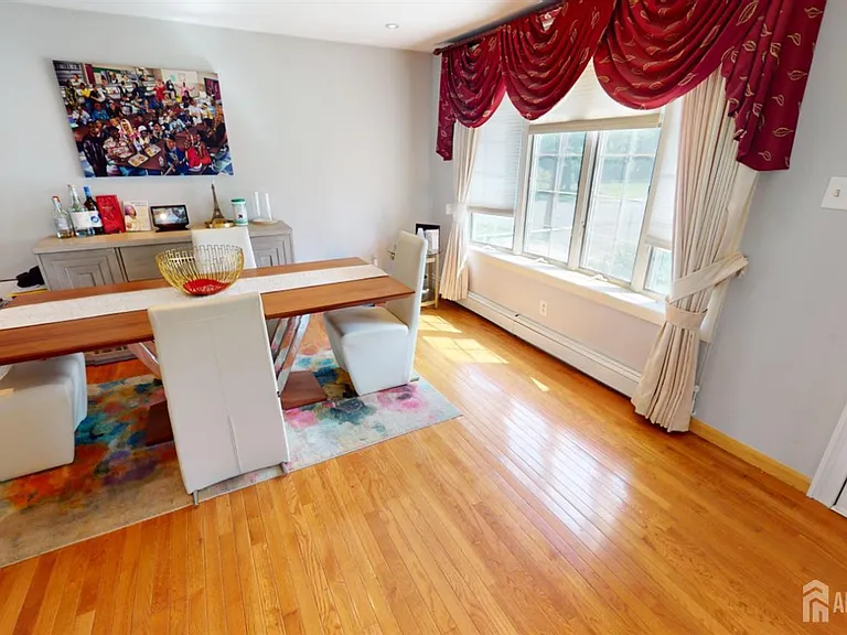 22 Wilson Ave — Photo 7