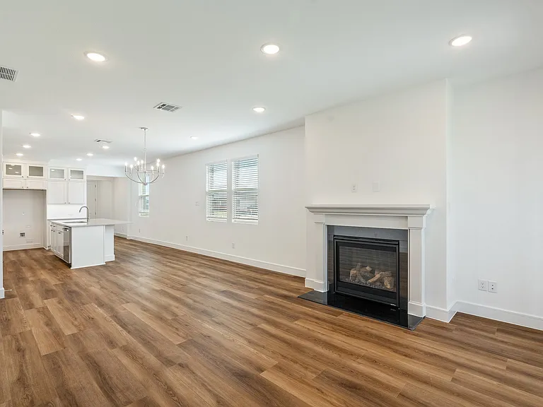 619 Sunflower Trl — Photo 9
