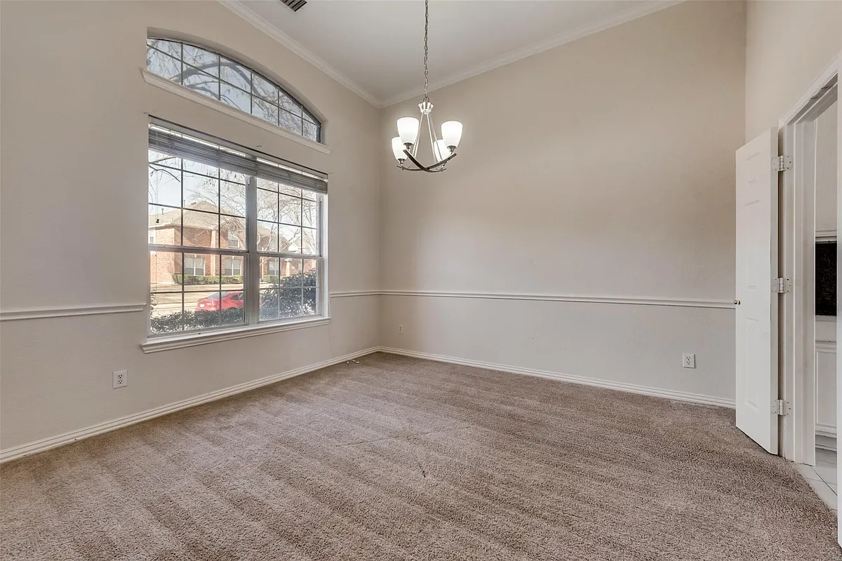 Building Photo - 8220 Bridespring Dr