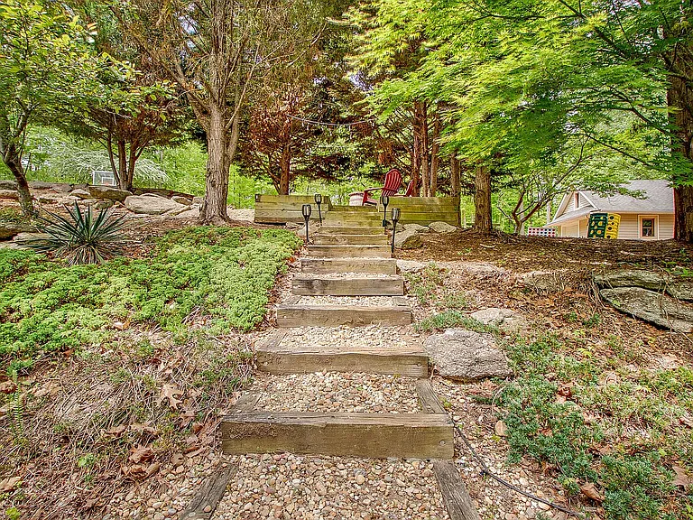 374 Persimmon Dr — Photo 64