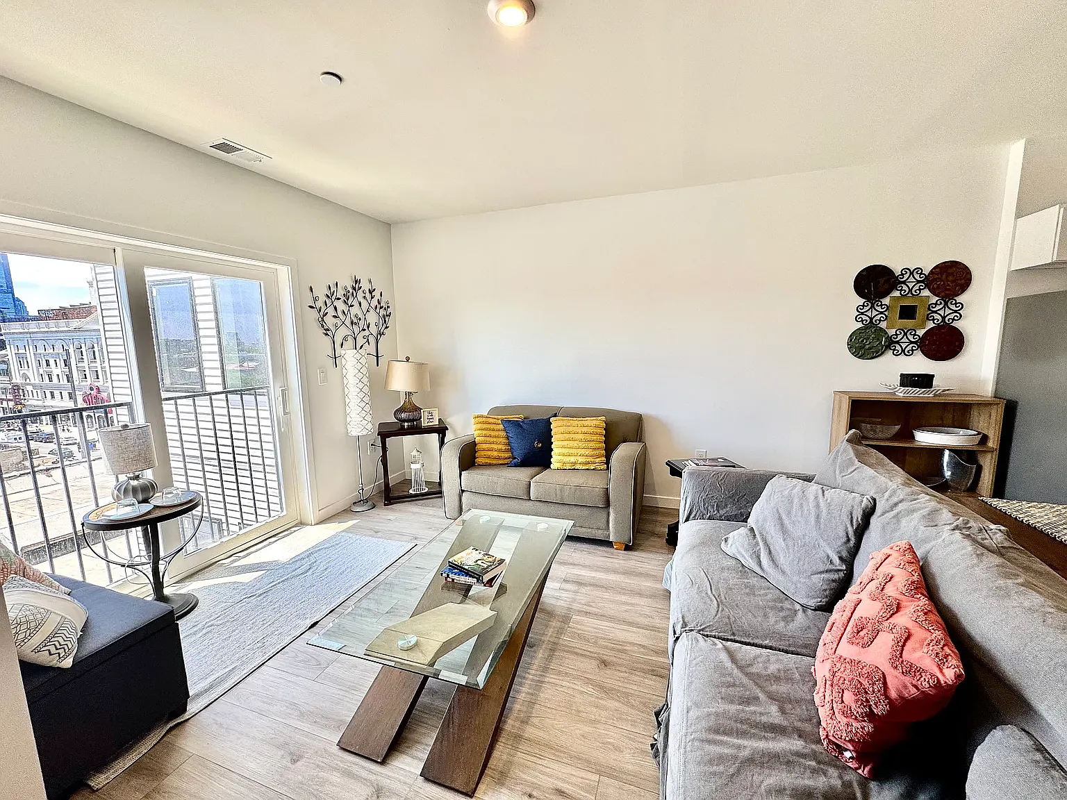1 bed, 900 sqft, $1,938 — Photo 4