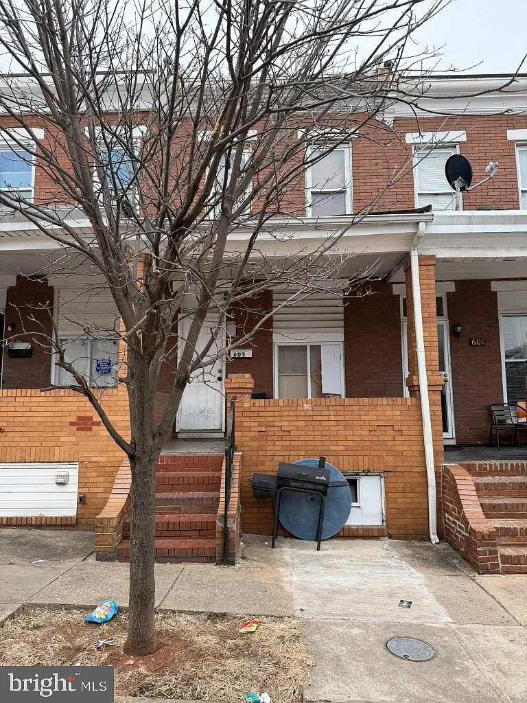 603 N Robinson St photo 1