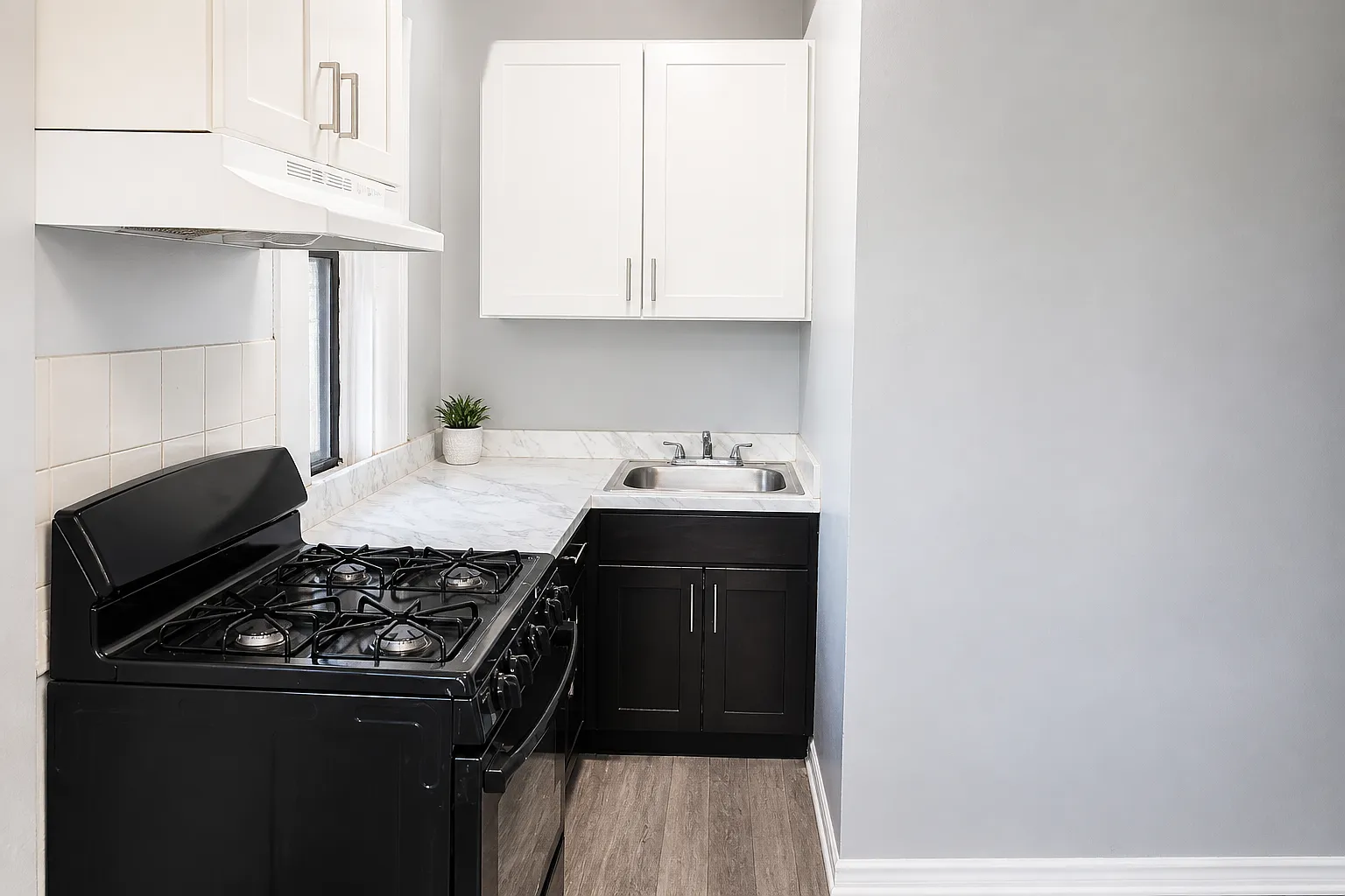 2 bed, $1,895 — Photo 2