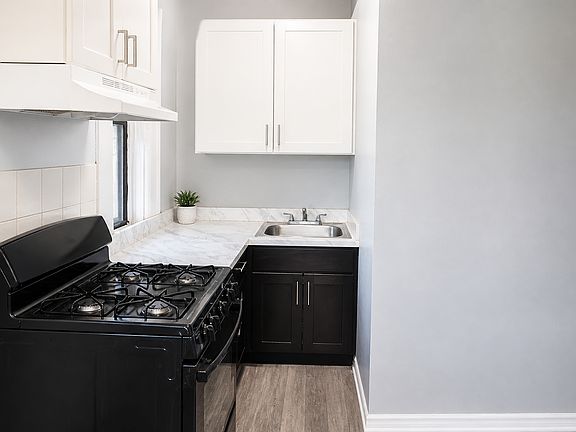 2nd image of 137 3rd St #2AA