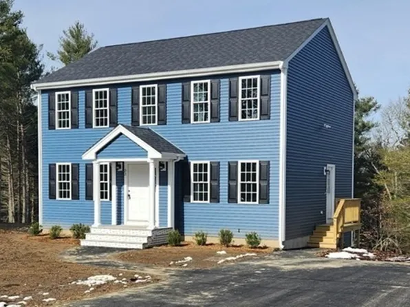 33 Moulton St, Middleboro, MA 02346