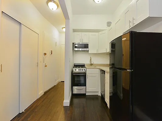 Rented by Cooper & Cooper Real Estate | media 14