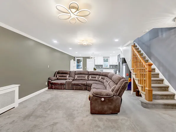 2008 East 52nd Street image 14 of 34