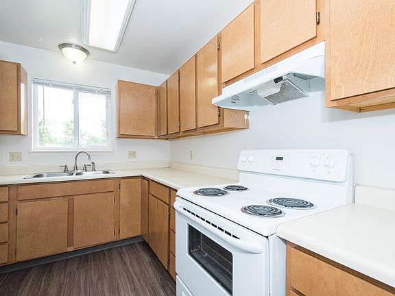 3rd image of 1720 Azalea Ct