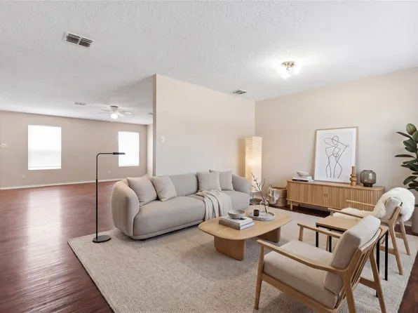 652 Lowe Dr, Cedar Hill, TX 75104