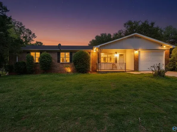 5020 Ortega Cir NW, Huntsville, AL 35810