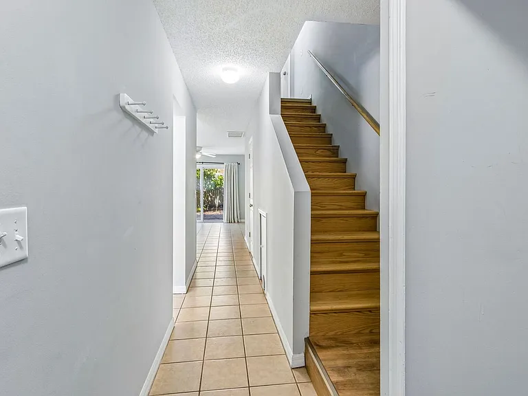 833 Mary St #A — Photo 4