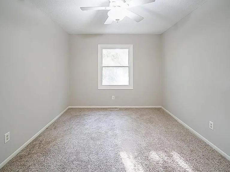 5424 Egan Dr — Photo 14